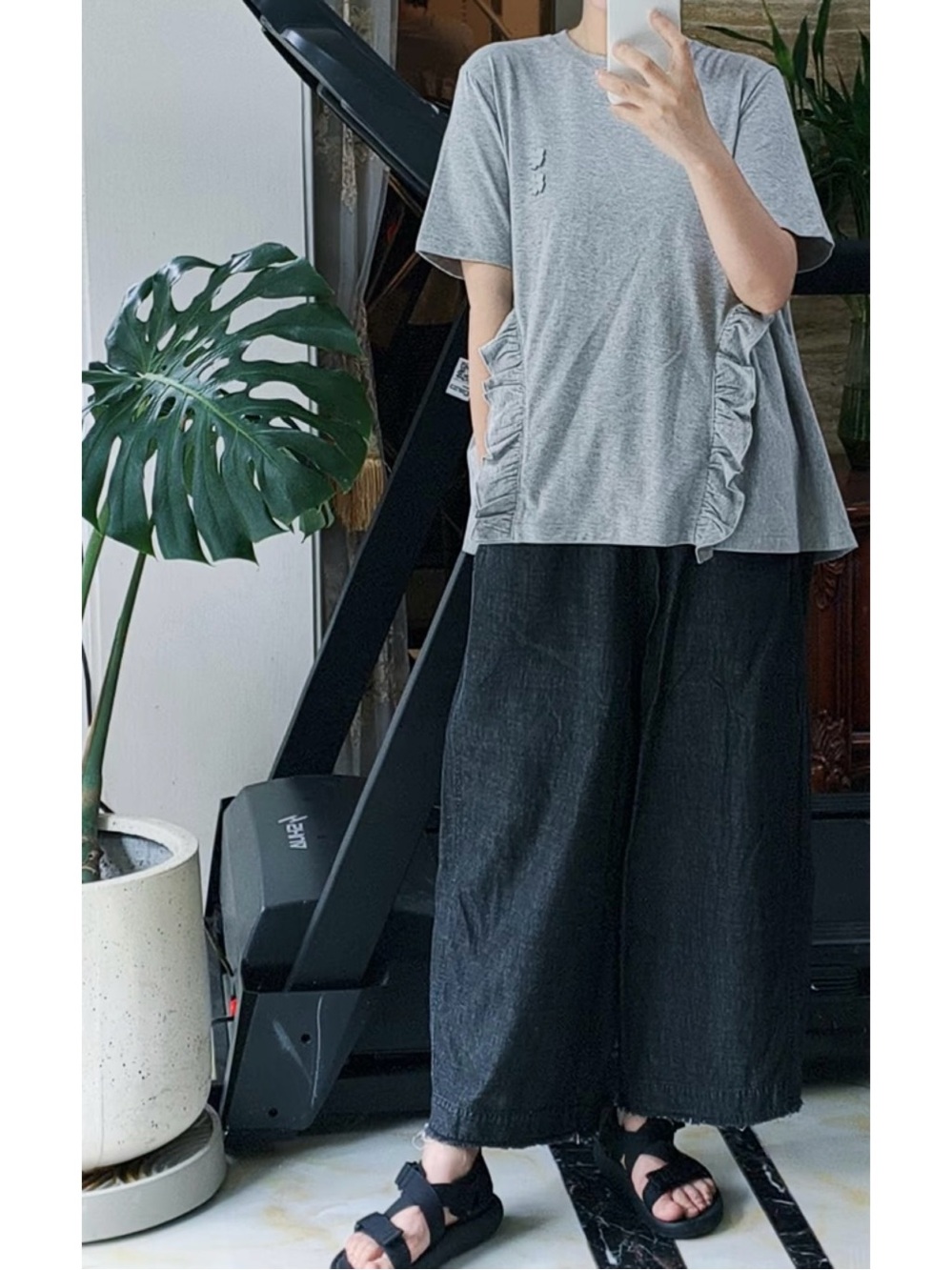 UNIQLO x CECILE BAHNSEN Frill T-Shirt